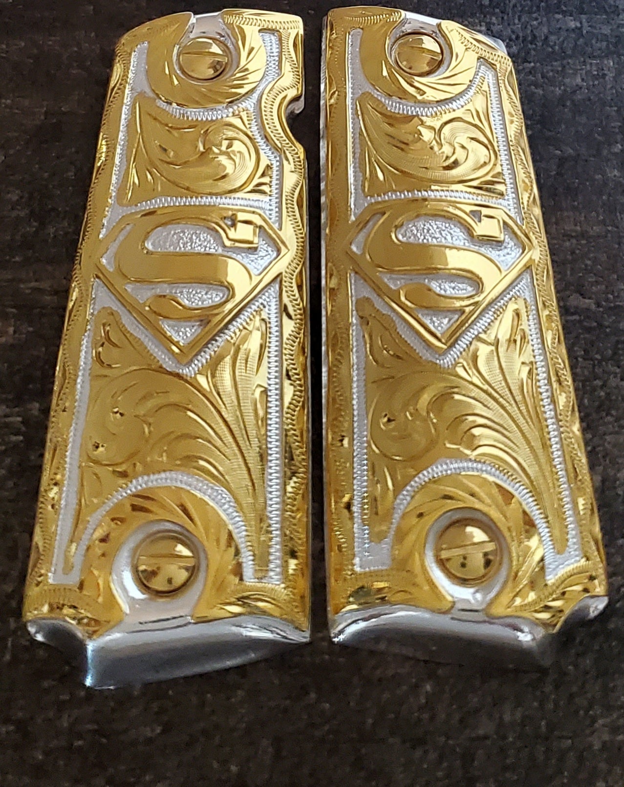 Superman Cachas 1911 full size mexican luxury style gun grips narco premium goodies 24k gold plated