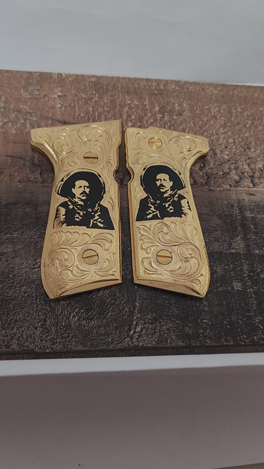 Pancho villa centauro del norte grips cachas pietro Beretta 92fs 24k gold plated