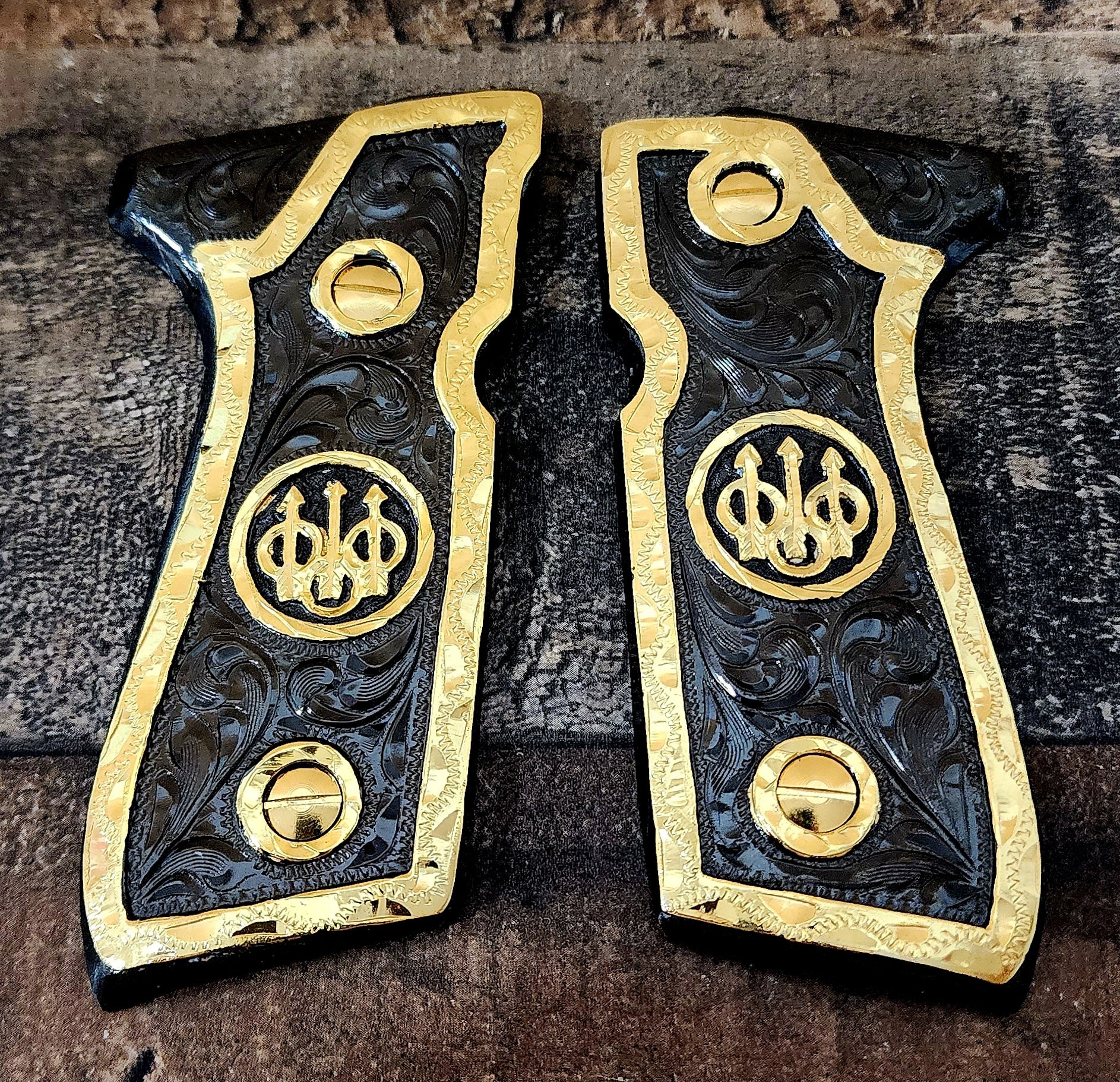 Beretta 92fs 9mm logo black,red,blue,silver,brown,golden and rose gold custom made cachas pistol grips 24k gold Plated