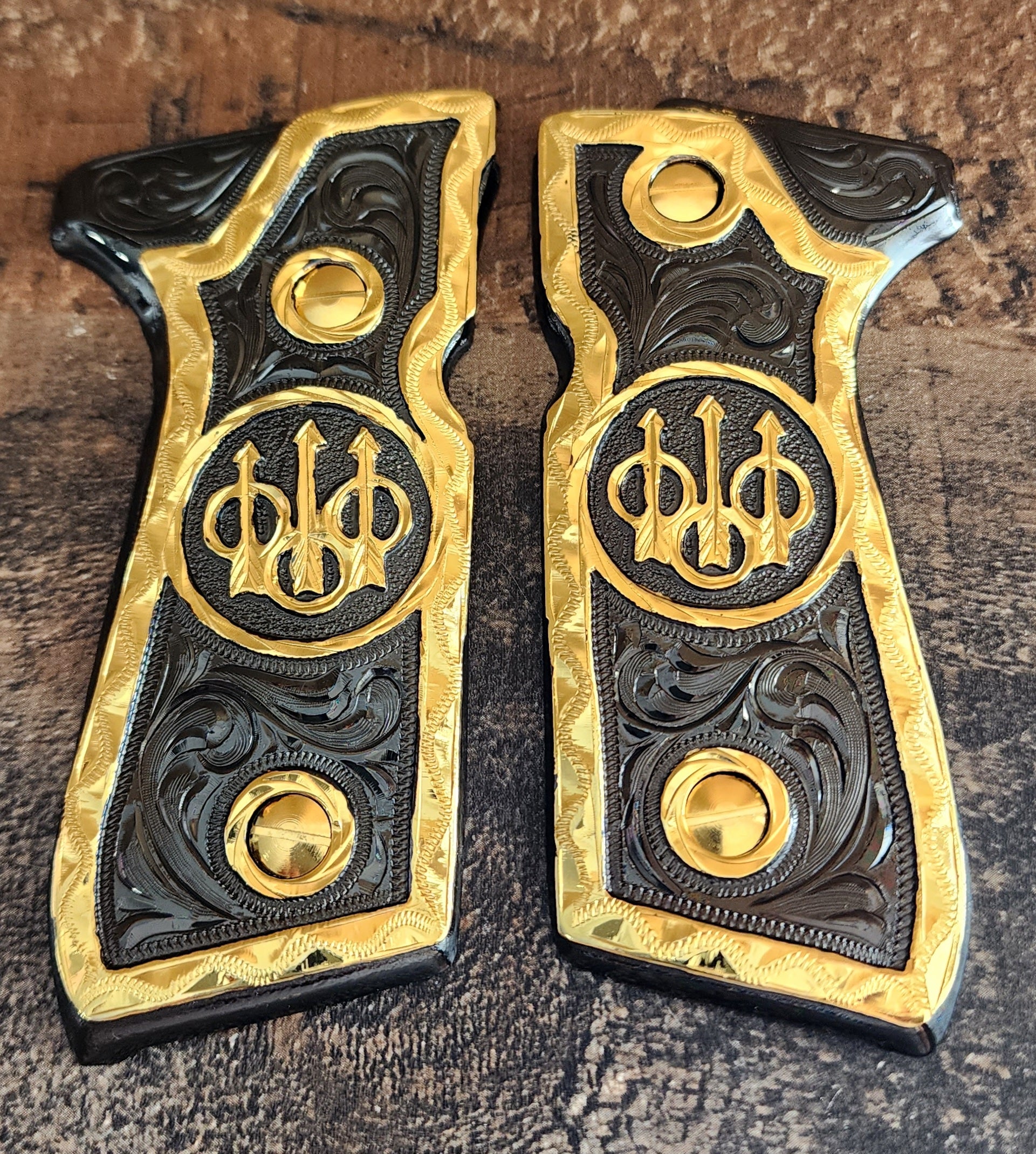 Beretta 92fs 9mm logo black,red,blue,silver,brown,golden and rose gold custom made cachas pistol grips 24k gold Plated