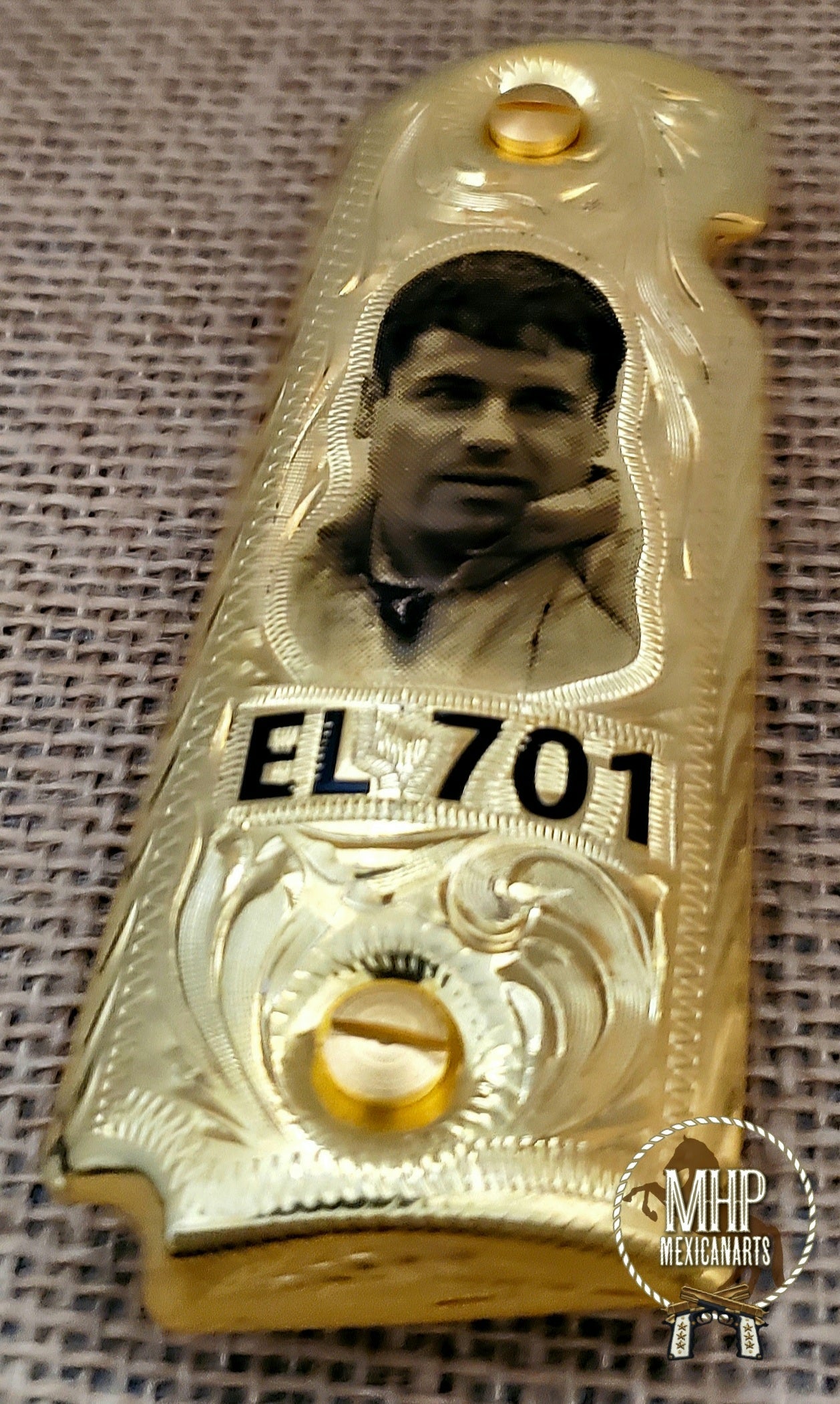 El chapo mexican style narco Cachas mexicanas 1911 full size grips gold plated